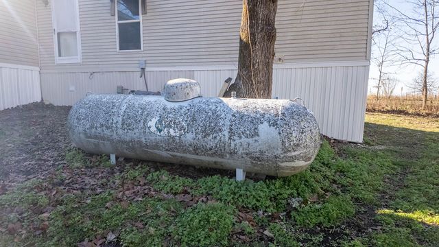 9149 County Road 9640, Koshkonong, MO 65692