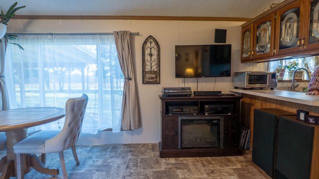 9149 County Road 9640, Koshkonong, MO 65692