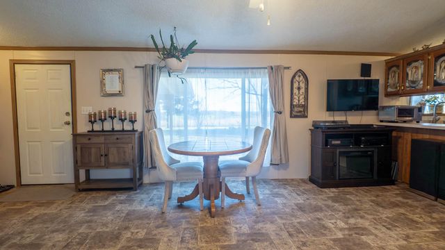 9149 County Road 9640, Koshkonong, MO 65692