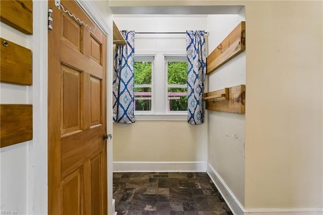 4534 George Wash Memorial HWY, Hayes, VA 23072