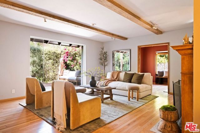 2030 Benedict Canyon Drive, Beverly Hills, CA 90210