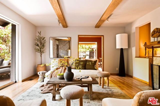 2030 Benedict Canyon Drive, Beverly Hills, CA 90210