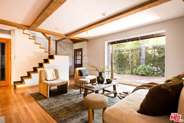 2030 Benedict Canyon Drive, Beverly Hills, CA 90210