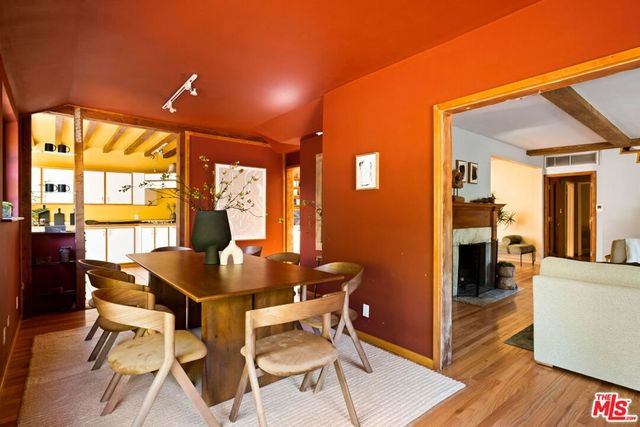 2030 Benedict Canyon Drive, Beverly Hills, CA 90210