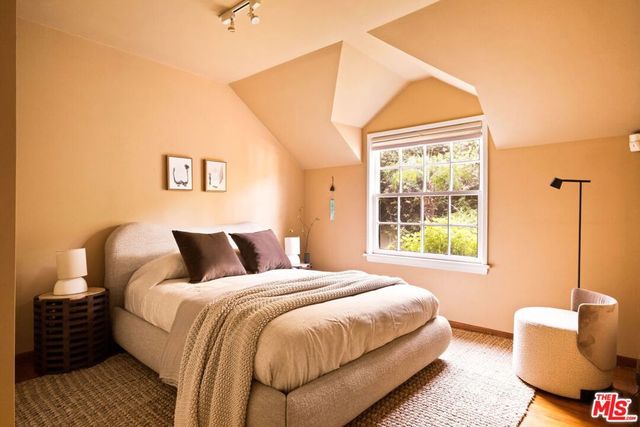 2030 Benedict Canyon Drive, Beverly Hills, CA 90210