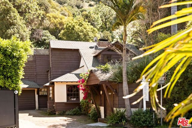 2030 Benedict Canyon Drive, Beverly Hills, CA 90210