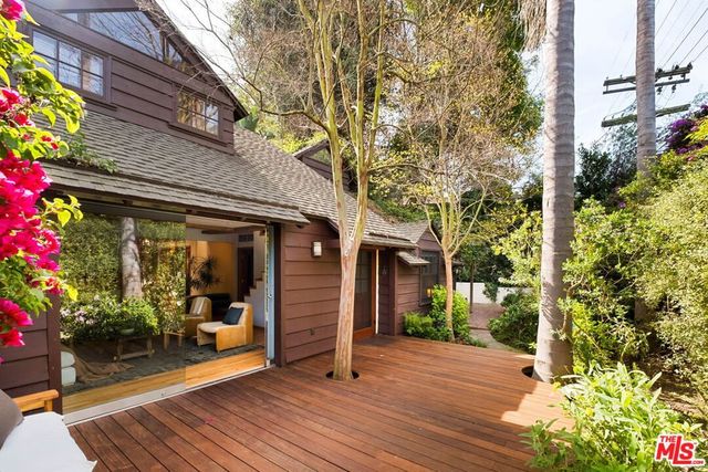 2030 Benedict Canyon Drive, Beverly Hills, CA 90210