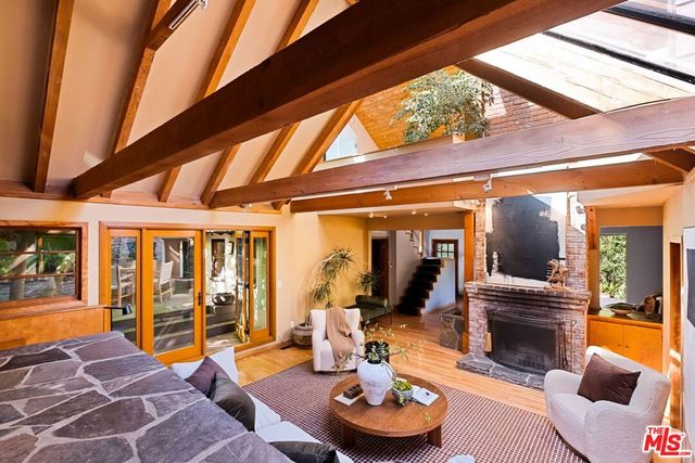 2030 Benedict Canyon Drive, Beverly Hills, CA 90210