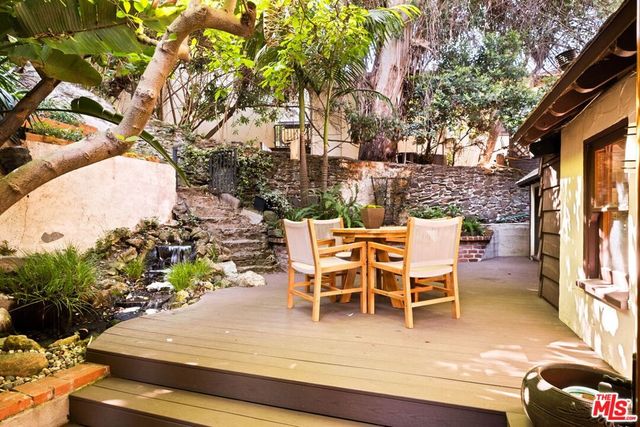 2030 Benedict Canyon Drive, Beverly Hills, CA 90210