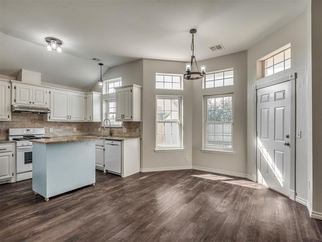 1800 Fairmont Lane, Edmond, OK 73013
