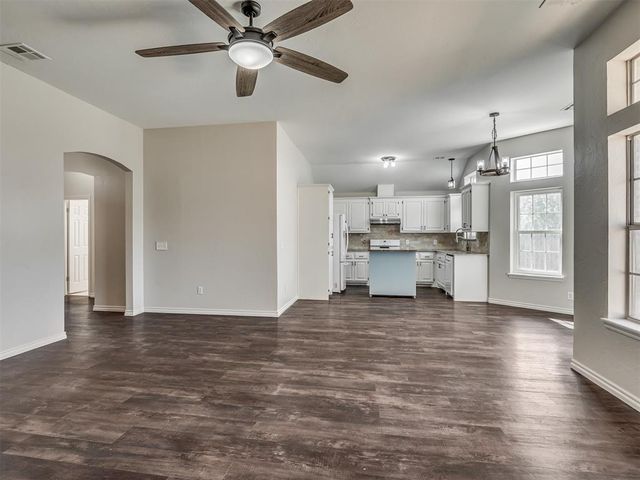 1800 Fairmont Lane, Edmond, OK 73013