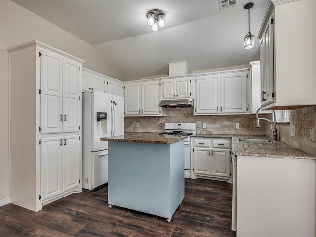 1800 Fairmont Lane, Edmond, OK 73013