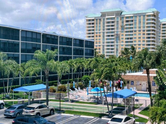 170 Horizons E 302, Boynton Beach, FL 33435