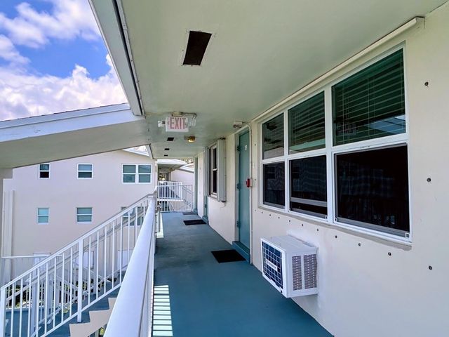 170 Horizons E 302, Boynton Beach, FL 33435