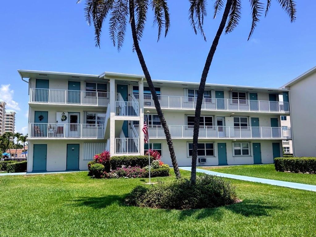 170 Horizons E 302, Boynton Beach, FL 33435