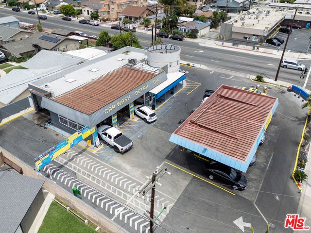 21011 Pioneer Boulevard, Lakewood, CA 90715