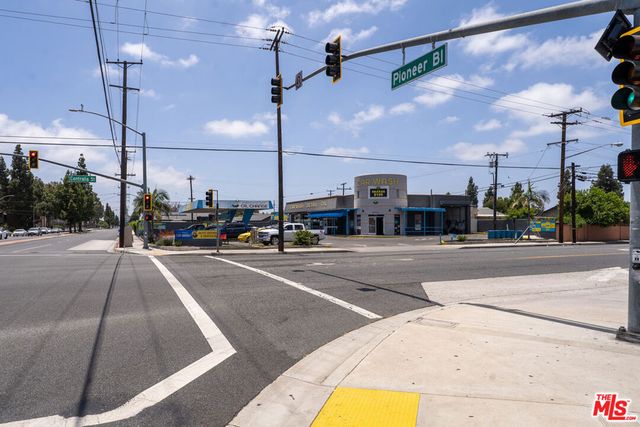 21011 Pioneer Boulevard, Lakewood, CA 90715