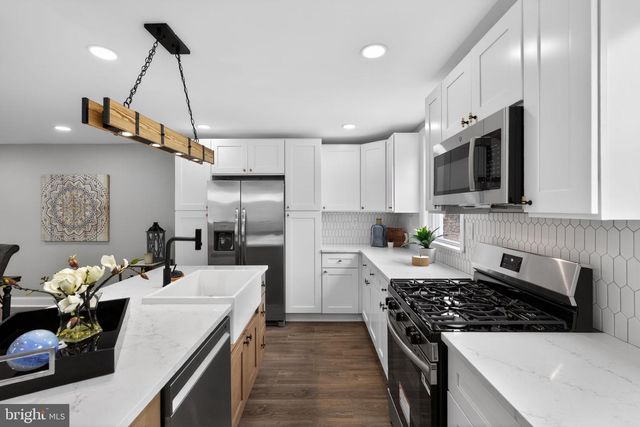 911 W COBBS CREEK PKWY, Lansdowne, PA 19050