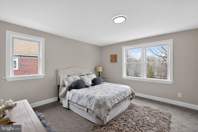 911 W COBBS CREEK PKWY, Lansdowne, PA 19050