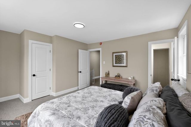 911 W COBBS CREEK PKWY, Lansdowne, PA 19050