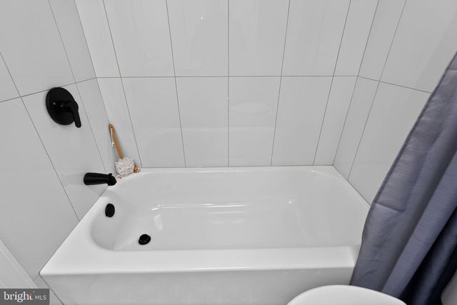 911 W COBBS CREEK PKWY, Lansdowne, PA 19050