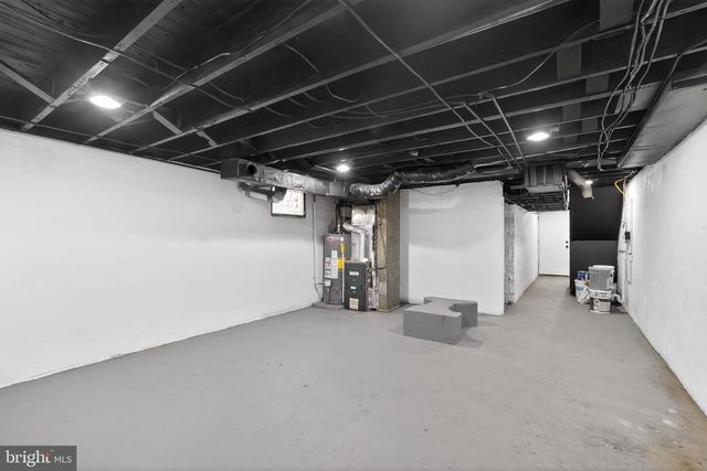 911 W COBBS CREEK PKWY, Lansdowne, PA 19050