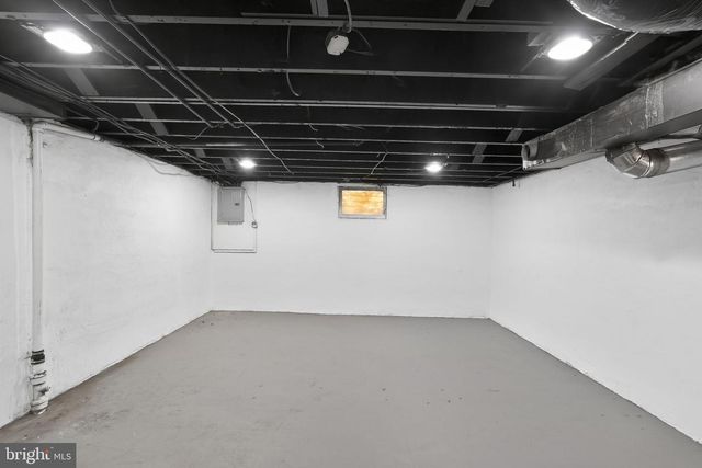 911 W COBBS CREEK PKWY, Lansdowne, PA 19050