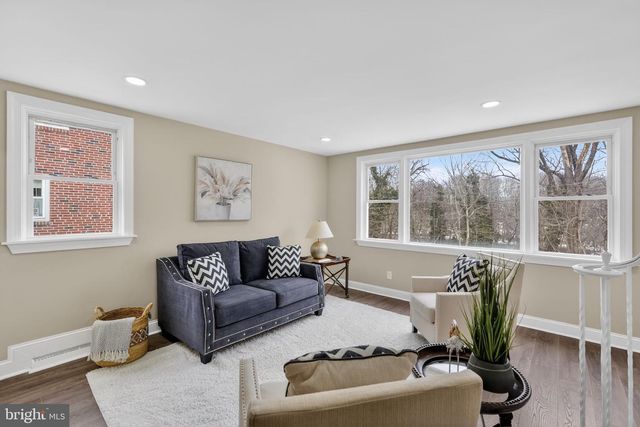 911 W COBBS CREEK PKWY, Lansdowne, PA 19050