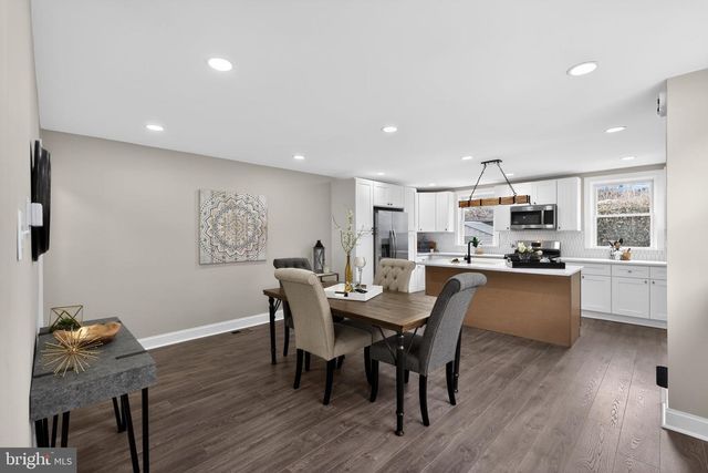 911 W COBBS CREEK PKWY, Lansdowne, PA 19050