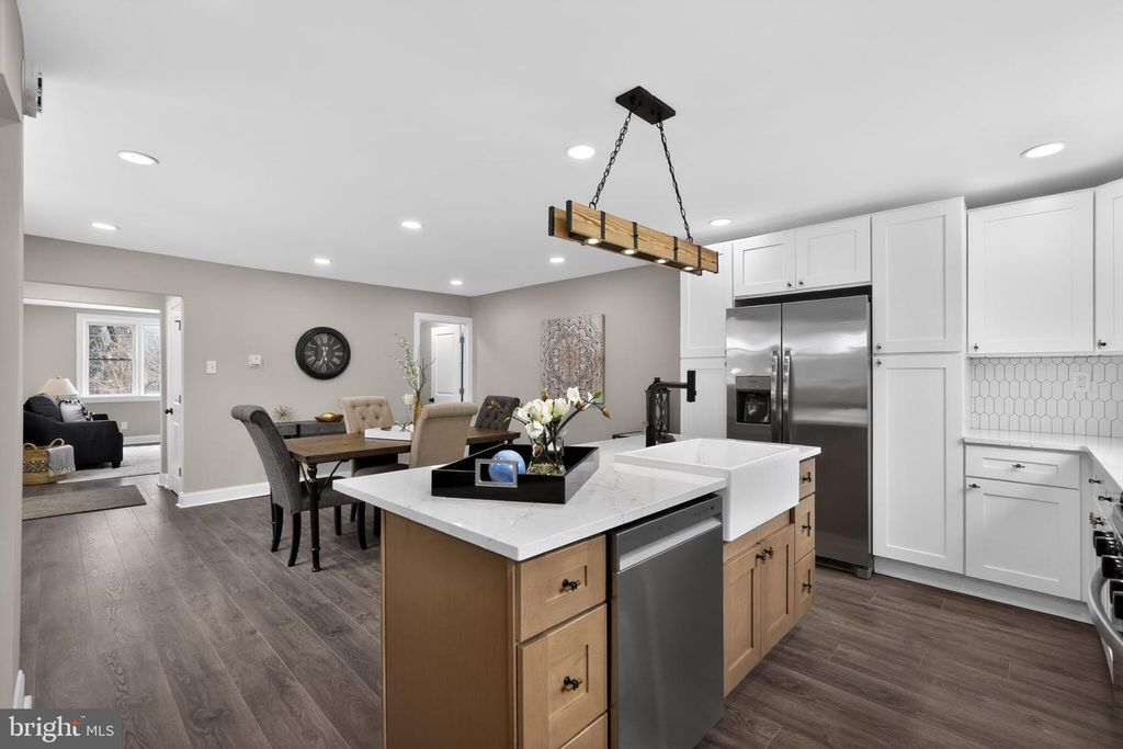 911 W COBBS CREEK PKWY, Lansdowne, PA 19050