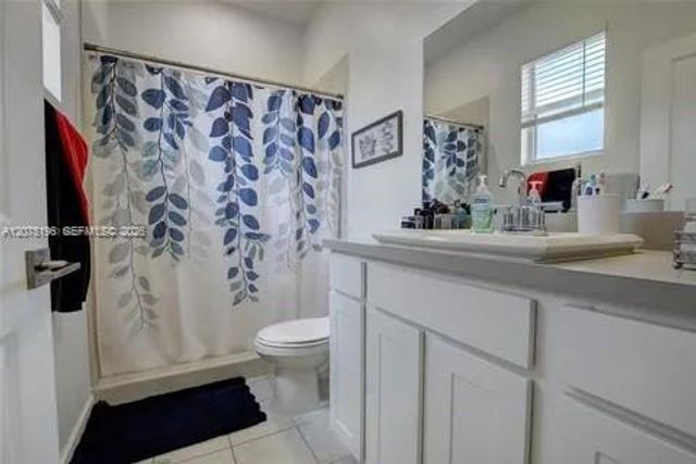 565 NE 5th Place, Florida City, FL 33034