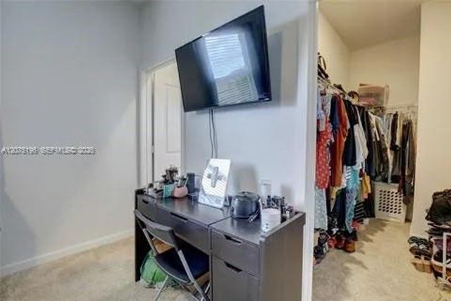 565 NE 5th Place, Florida City, FL 33034