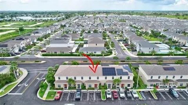565 NE 5th Place, Florida City, FL 33034