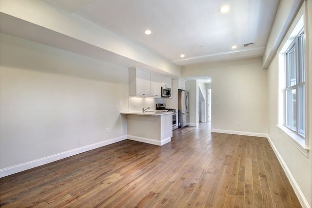 4 Kemp St 1, Boston, MA 02127