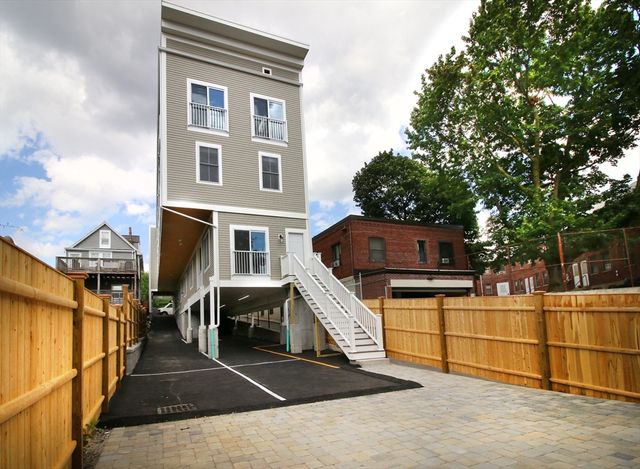 4 Kemp St 1, Boston, MA 02127