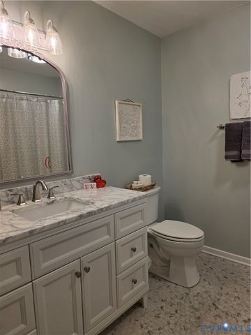 8511 Peaks Rd, Hanover, VA 23069