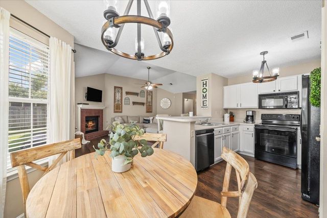 1006 LORENA CV, Cordova, TN 38018
