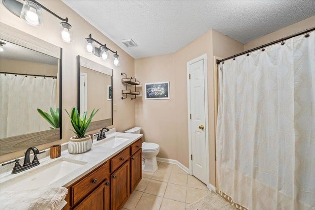 1006 LORENA CV, Cordova, TN 38018