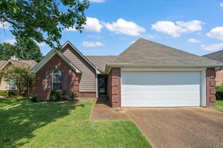 1006 LORENA CV, Cordova, TN 38018