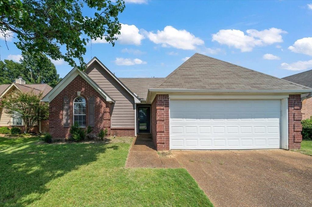 1006 LORENA CV, Cordova, TN 38018