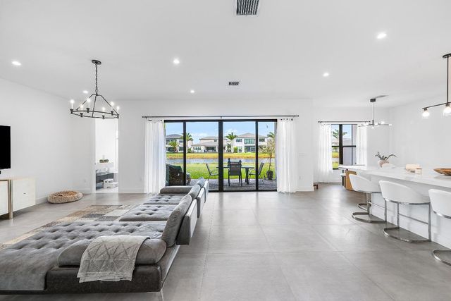 8621 Crystal Downs Avenue, Boca Raton, FL 33434