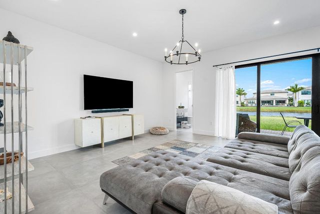 8621 Crystal Downs Avenue, Boca Raton, FL 33434