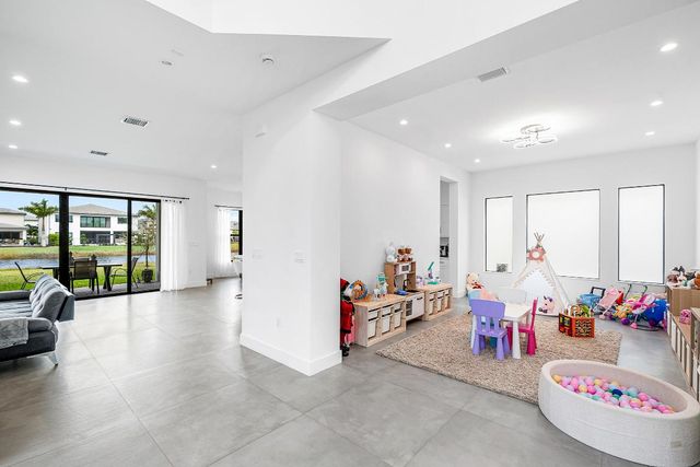 8621 Crystal Downs Avenue, Boca Raton, FL 33434