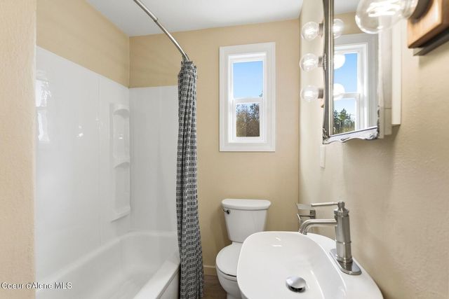 7055 Helena St, Bonners Ferry, ID 83805