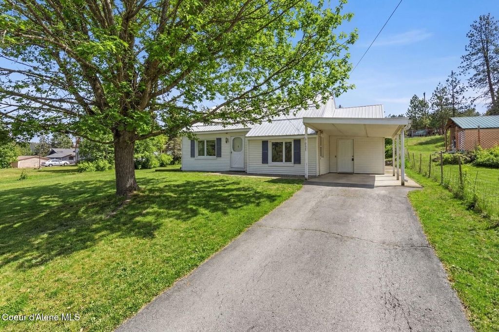 7055 Helena St, Bonners Ferry, ID 83805