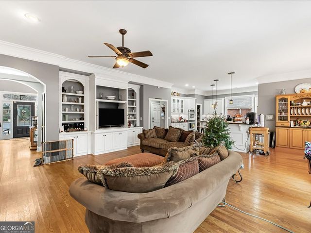 1029 Laurel Grove Court, Suwanee, GA 30024