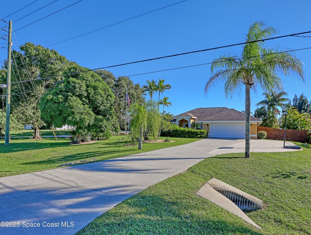 2710 S Courtenay Parkway, Merritt Island, FL 32952
