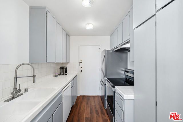 100 S Doheny Drive 503, Los Angeles, CA 90048