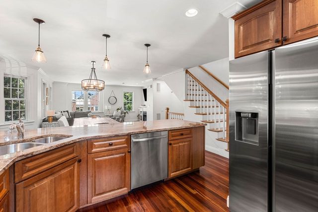 12 Waters St 12, Salem, MA 01970
