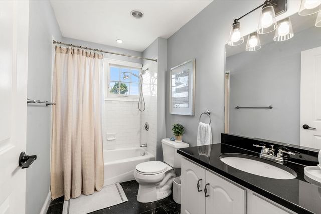 12 Waters St 12, Salem, MA 01970